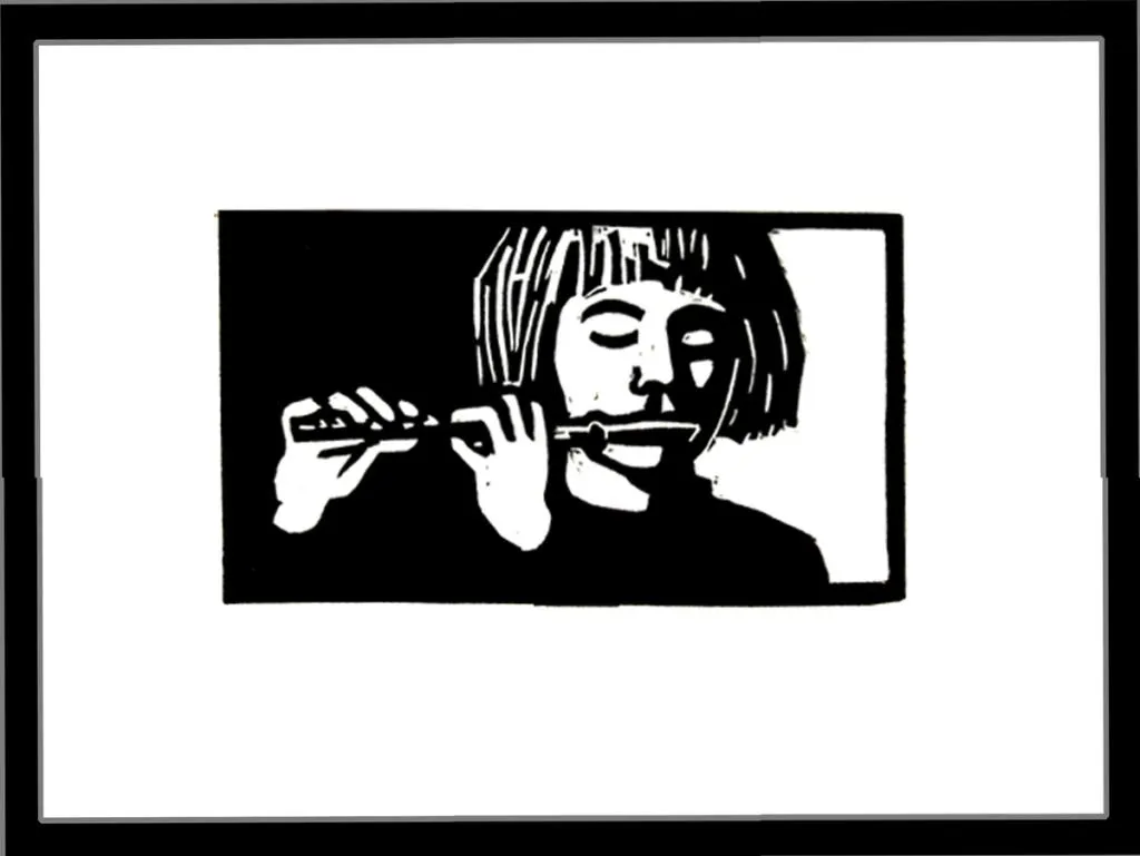 en ung jente spiller fløyte