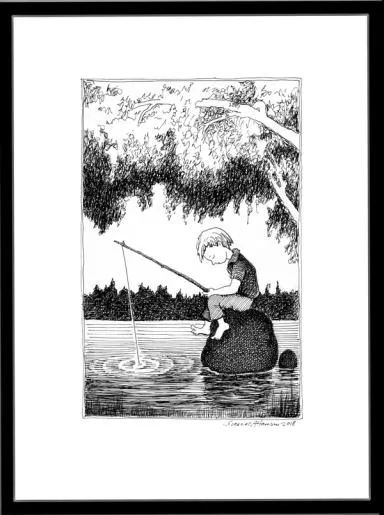 en liten gutt sitter på en stein med ei fiskestang