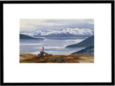 en turistforenings-varde ved et vann i fjellheimen