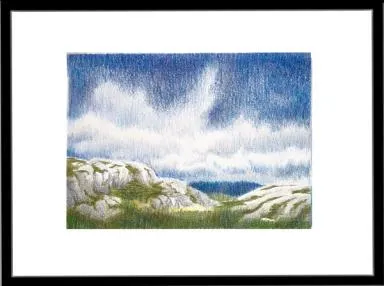 Urolige skyer over et høyfjells landskap