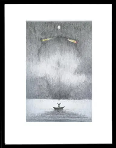 et stort skip kommer ut av tåka og en mann i en robåt prøver å stoppe